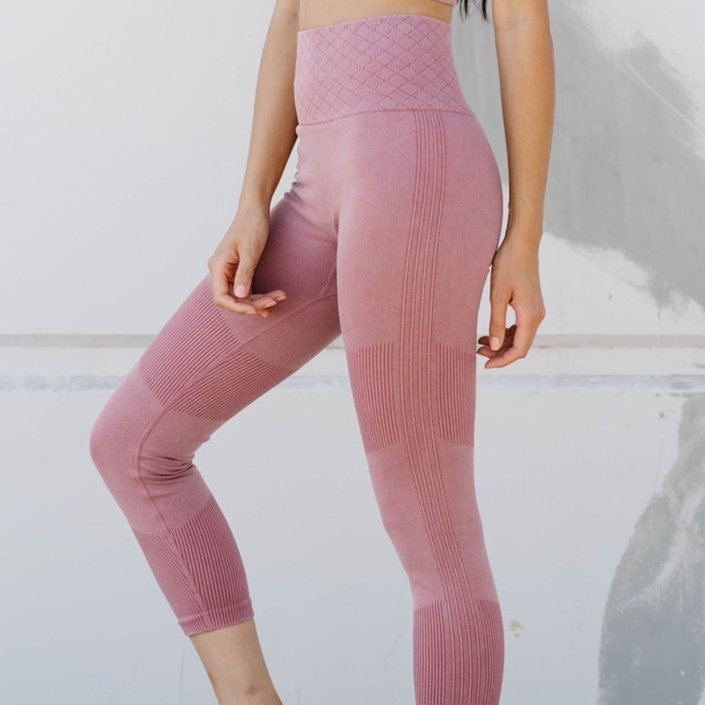 NWT SAVVI Fit Costa Leggings
